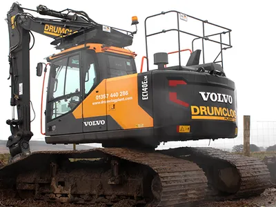 Low Ground Pressure Excavator Hire — Drumclog Plant, photo 3